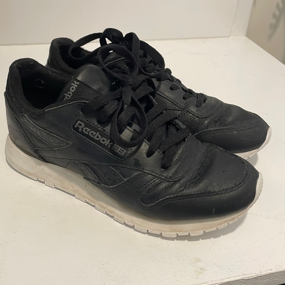 Reebok classics size 6.5